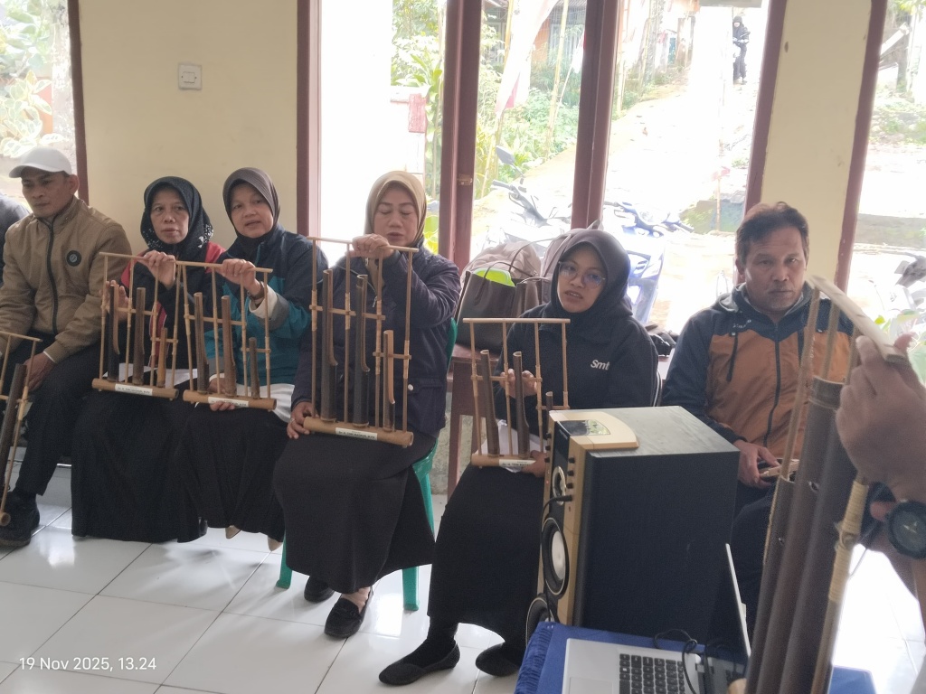 Latihan Angklung Persiapan Asesmen